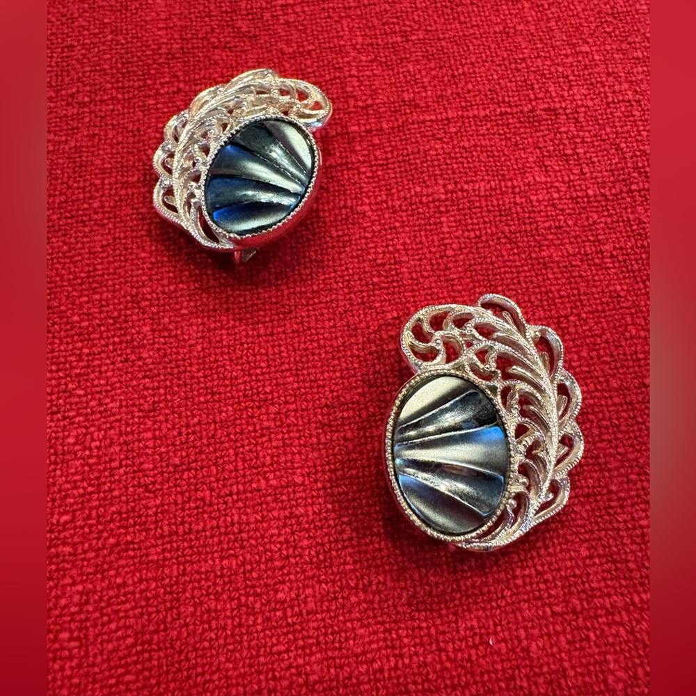 Elegant Vintage Silver and Blue Clip-On Earrings